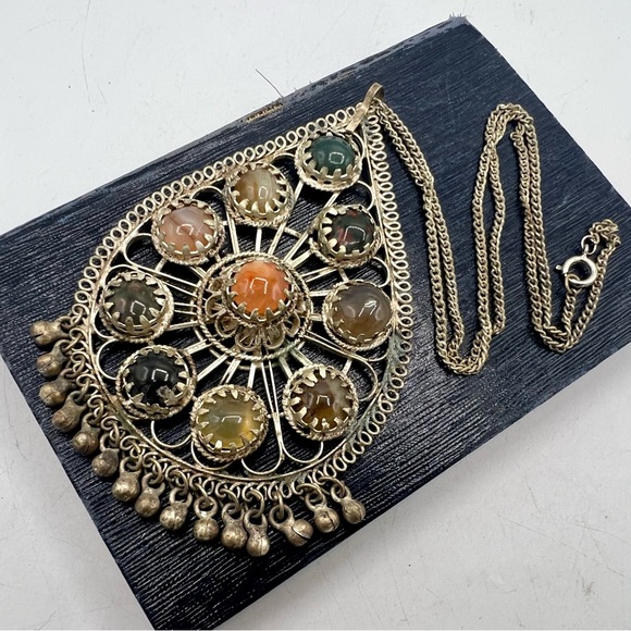 Huge chunky vintage silver tone pendant necklace 22” chain gemstones - Picture 10 of 11